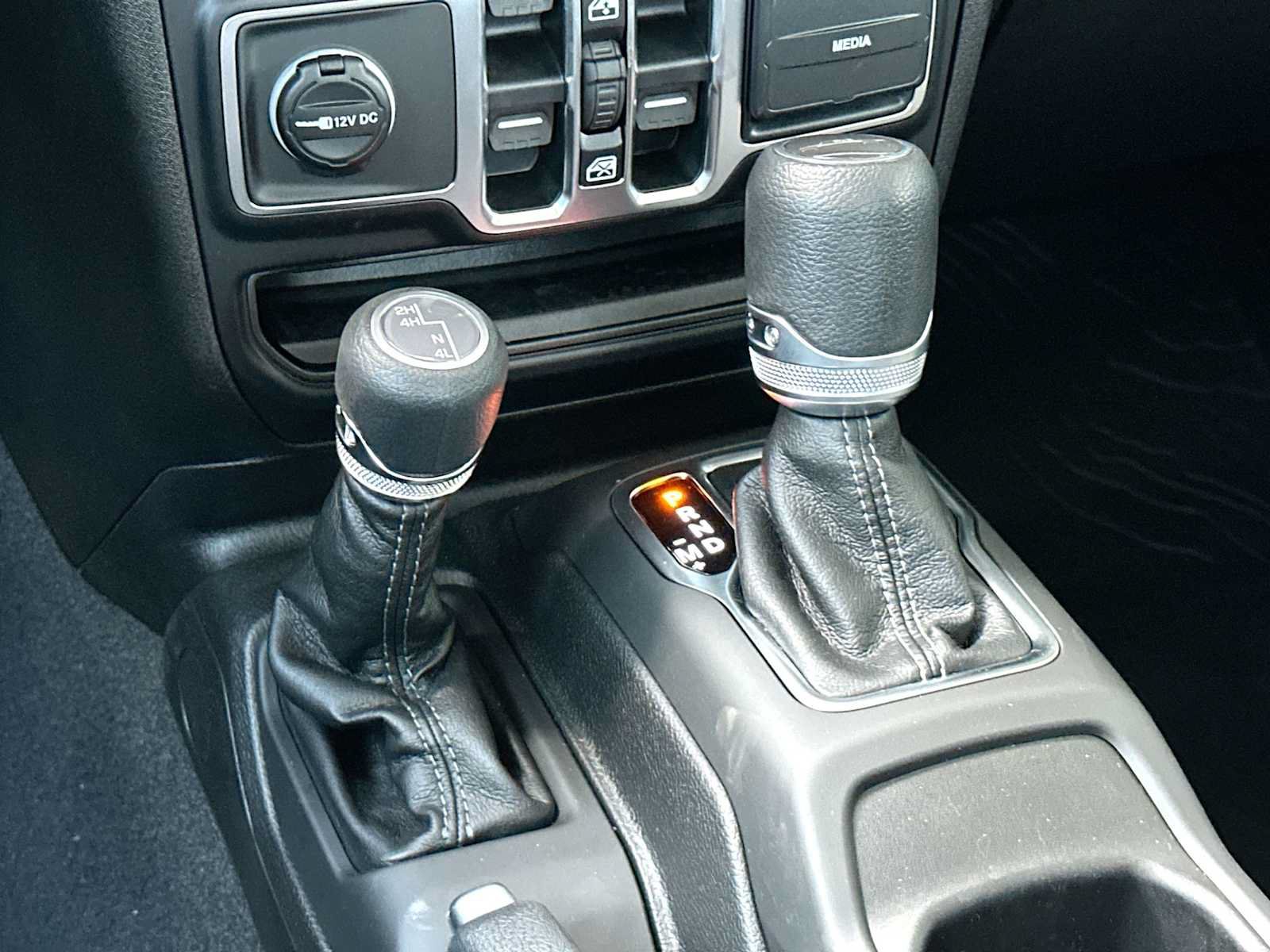 New 2026 Jeep Gladiator Sport AWD/4WD image 21