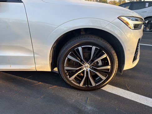 Certified 2023 Volvo XC60 B5 Ultimate w/ Climate Package image 13