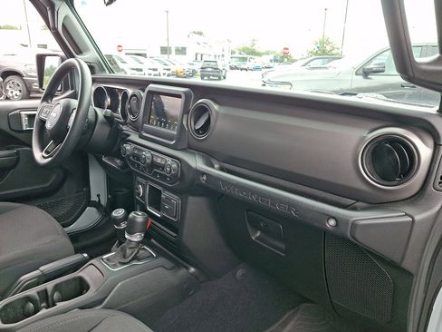 Used 2023 Jeep Wrangler Unlimited Sport AWD/4WD image 11