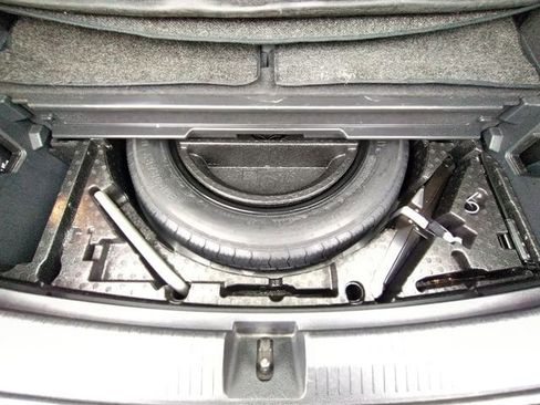 Used 2020 Volkswagen Tiguan SE image 64