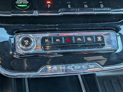 Used 2023 Lincoln Corsair Reserve image 30
