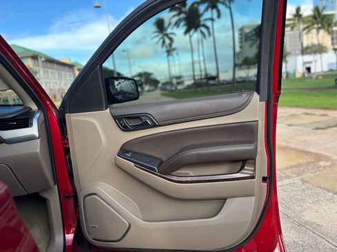 Used 2015 Chevrolet Suburban LT w/ Luxury Package image 17