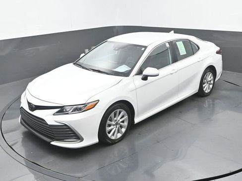 Used 2023 Toyota Camry LE image 32