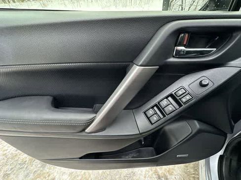 Used 2015 Subaru Forester 2.5i Touring w/ Eyesight & Navigation System image 17