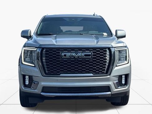Used 2024 GMC Yukon XL Denali Ultimate AWD/4WD image 9