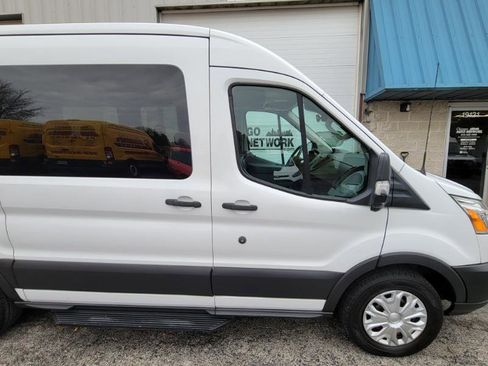 Used 2016 Ford Transit 150 XLT image 38