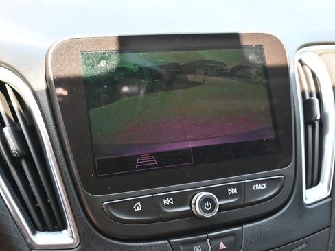 Used 2021 Chevrolet Malibu LT FWD image 12