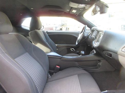 Used 2022 Dodge Challenger SXT image 25