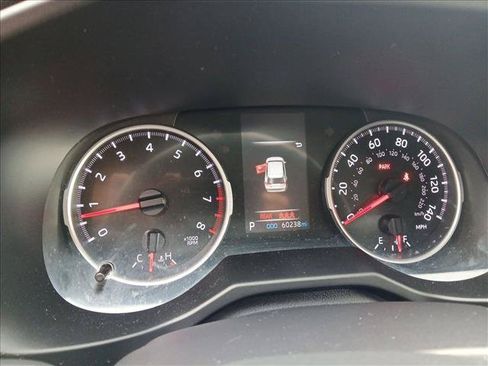 Used 2021 Toyota RAV4 LE FWD image 11