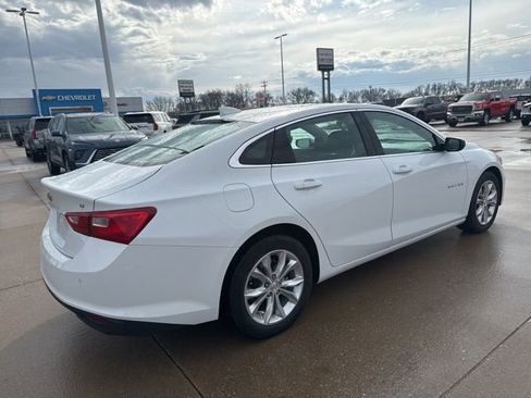 Used 2024 Chevrolet Malibu LT image 3