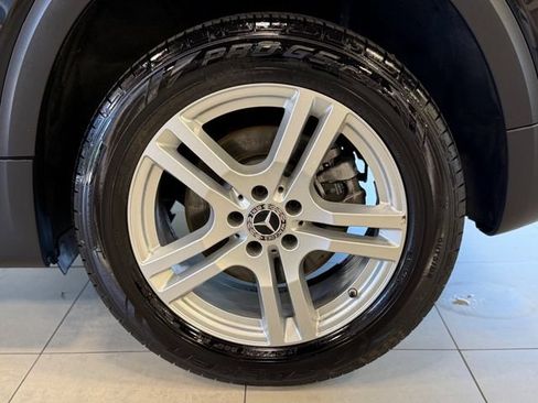 Used 2023 Mercedes-Benz GLB 250 4MATIC image 40