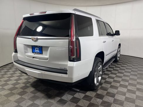 Used 2019 Cadillac Escalade Premium Luxury AWD/4WD image 7