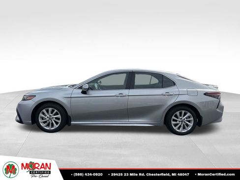 Used 2024 Toyota Camry SE FWD image 2