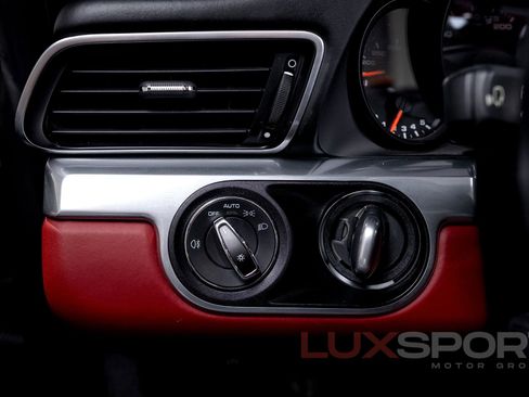 Used 2017 Porsche 911 Targa 4S image 28