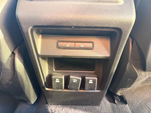 Used 2017 Land Rover Discovery Sport HSE image 25