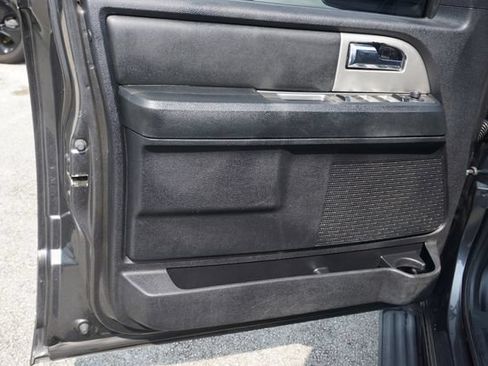 Used 2017 Ford Expedition EL XLT w/ Equipment Group 201A RWD image 26
