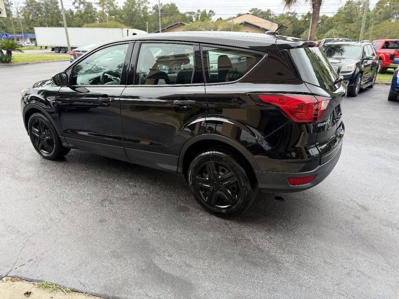 Used 2019 Ford Escape S FWD image 4