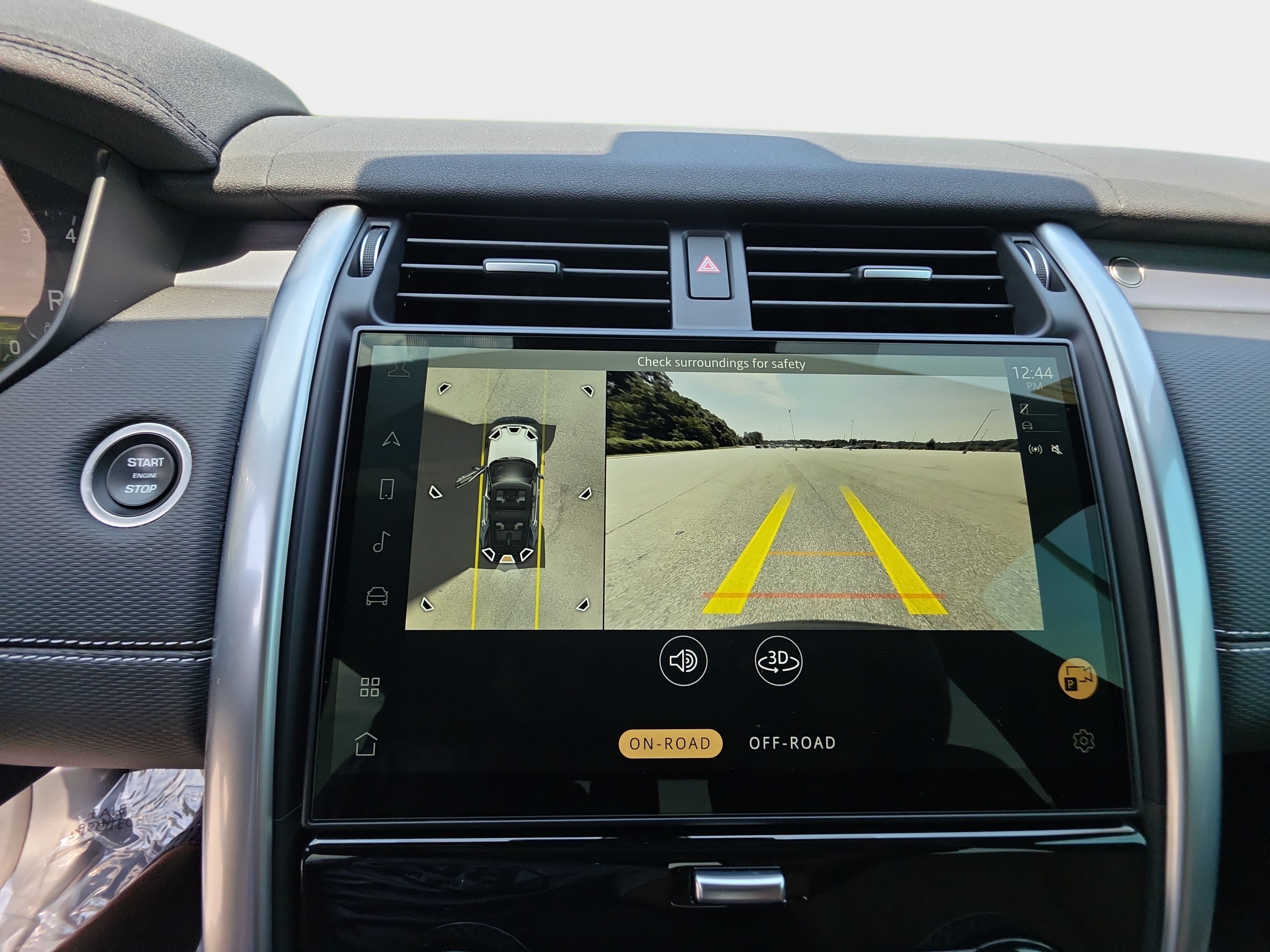 Certified 2025 Land Rover Discovery Dynamic SE AWD/4WD image 26
