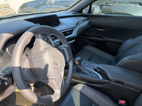 Used 2022 Lexus UX 250h image 7