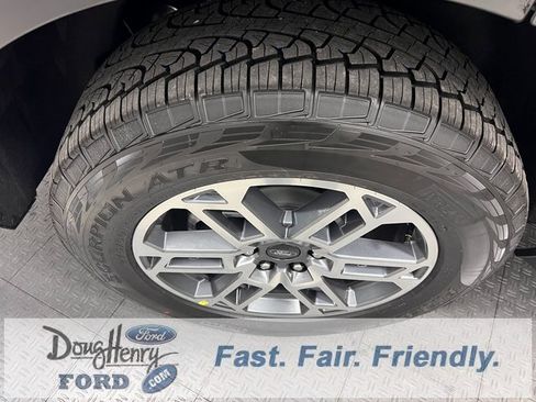 New 2025 Ford Expedition Active image 16