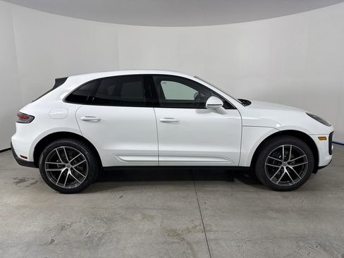 New 2026 Porsche Macan image 8