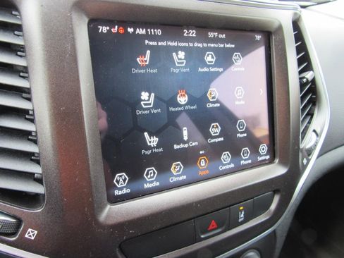 Used 2022 Jeep Cherokee Trailhawk w/ Premium Leather Package image 26