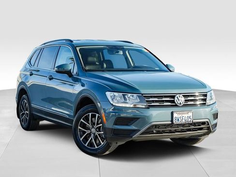 Used 2021 Volkswagen Tiguan SE image 2