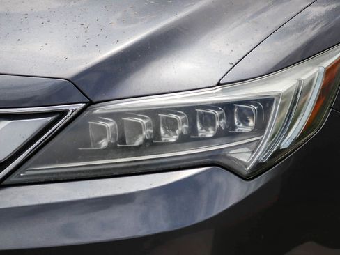 Used 2018 Acura ILX w/ Special Edition Package FWD image 2