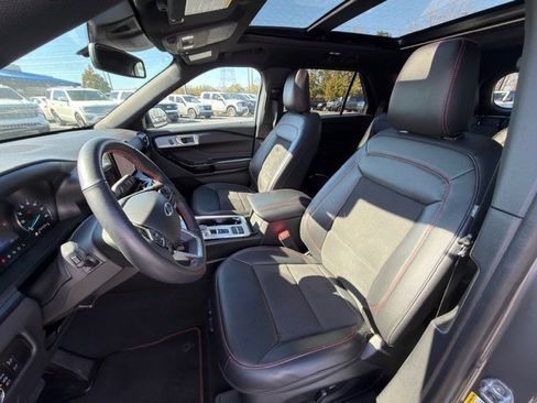 Used 2023 Ford Explorer ST-Line w/ Class IV Trailer Tow Package image 5