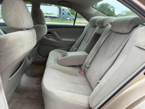 Used 2010 Toyota Camry LE FWD image 20