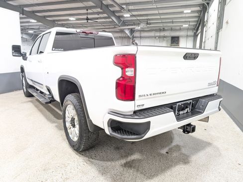 Used 2024 Chevrolet Silverado 3500 High Country w/ High Country Premium Package AWD/4WD image 5