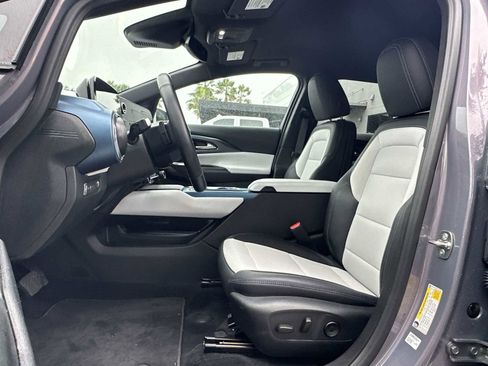 Certified 2024 Chevrolet Equinox EV LT image 15