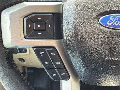 Used 2016 Ford F150 Lariat w/ Heavy-Duty Payload Package AWD/4WD image 12