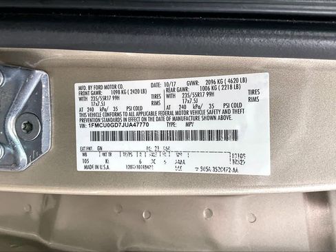 Used 2018 Ford Escape SE w/ SE Sync 3 Package FWD image 31