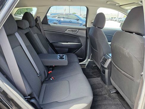 Used 2024 Kia Sportage LX FWD image 17