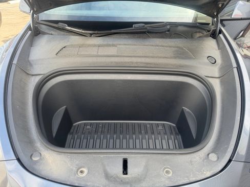 Used 2021 Tesla Model Y Long Range AWD/4WD image 19