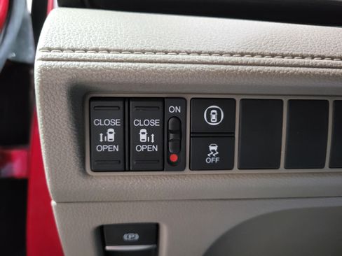 Used 2022 Honda Odyssey EX image 24