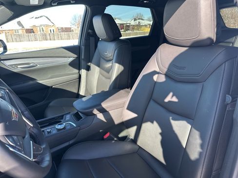 Certified 2025 Cadillac XT5 Luxury image 16