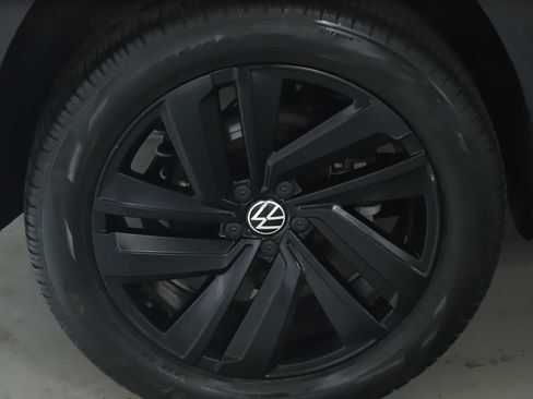 Used 2022 Volkswagen Atlas Cross Sport SE image 12