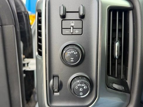 Certified 2018 Chevrolet Silverado 1500 LT w/ All Star Edition image 28