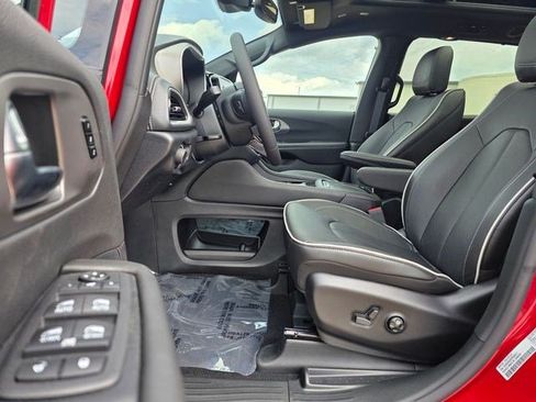 New 2027 Chrysler Pacifica Limited AWD/4WD image 23