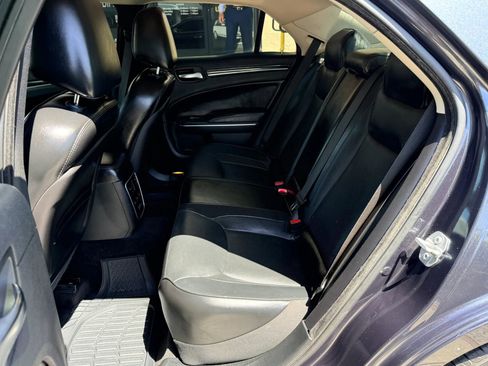 Used 2016 Chrysler 300 C RWD image 12