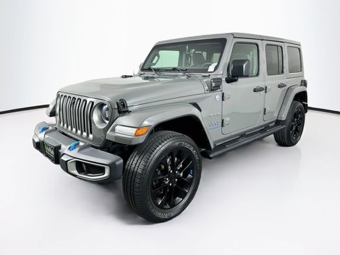 Used 2023 Jeep Wrangler Unlimited Sahara w/ Cold Weather Group AWD/4WD image 3