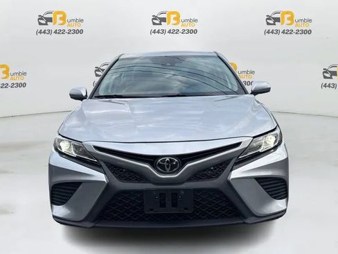 Used 2020 Toyota Camry SE FWD image 2
