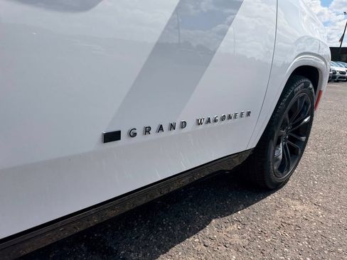 Used 2023 Jeep Grand Wagoneer Series III w/ Rear Seat Video Group 1 AWD/4WD image 16