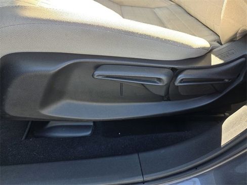 Used 2023 Honda HR-V LX image 17