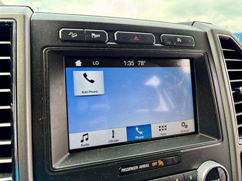 Used 2018 Ford Expedition XLT w/ Equipment Group 202A AWD/4WD image 38