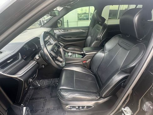 Used 2021 Jeep Grand Cherokee L Overland w/ Luxury Tech Group IV AWD/4WD image 20
