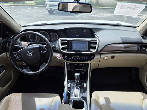 Used 2017 Honda Accord EX-L image 19