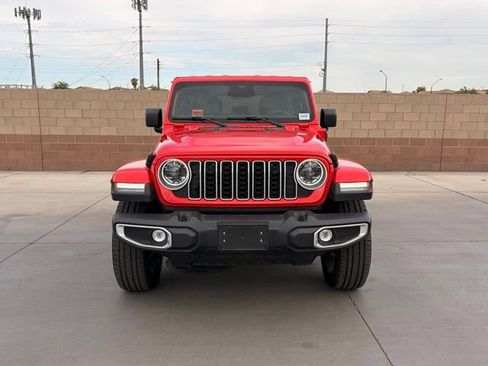 Used 2025 Jeep Wrangler Unlimited Sahara AWD/4WD image 3